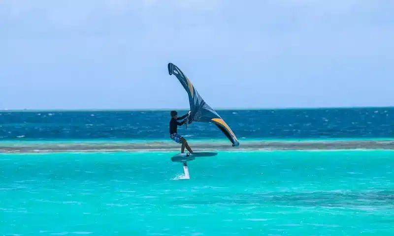5 consigli per iniziare con il wingfoil e migliorare la tua tecnica | Point Break School