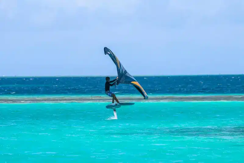5 consigli per iniziare con il wingfoil e migliorare la tua tecnica | Point Break School