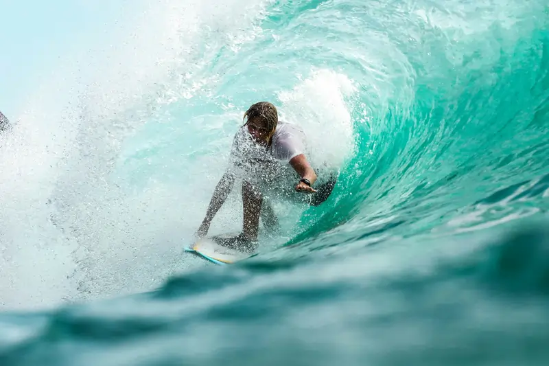 I VIP che Amano il Surf: queste le celebrità che amano cavalcare le onde | Point Break School