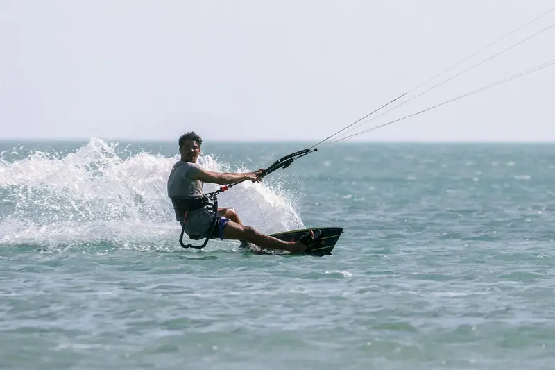 Immagine evocativa velocità kitesurf | Point Break School