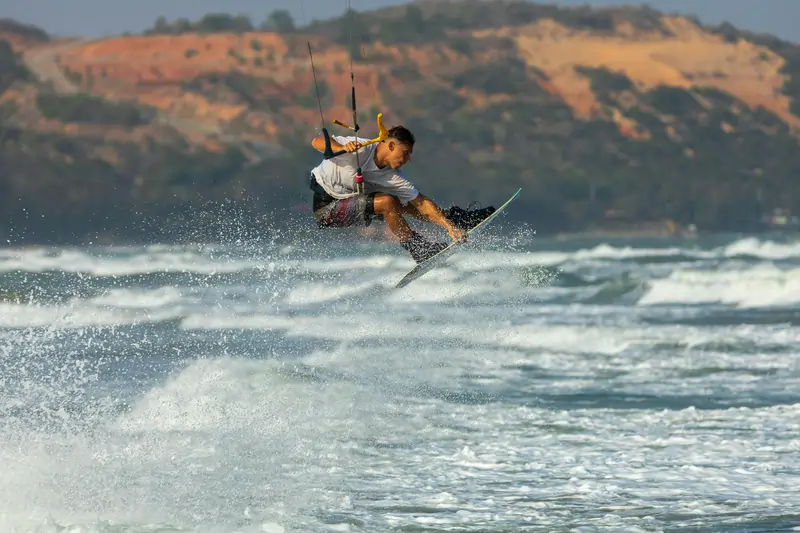 Man kitesurfing | Point Break School