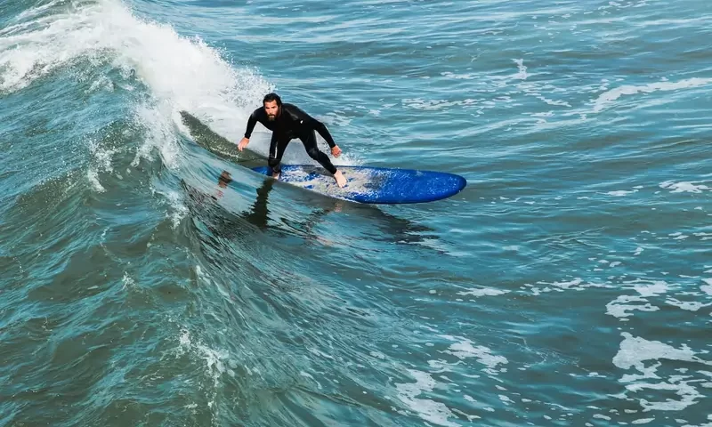 Leggende dell'Onda: I Surfisti più famosi che hanno fatto la storia | Point Break School