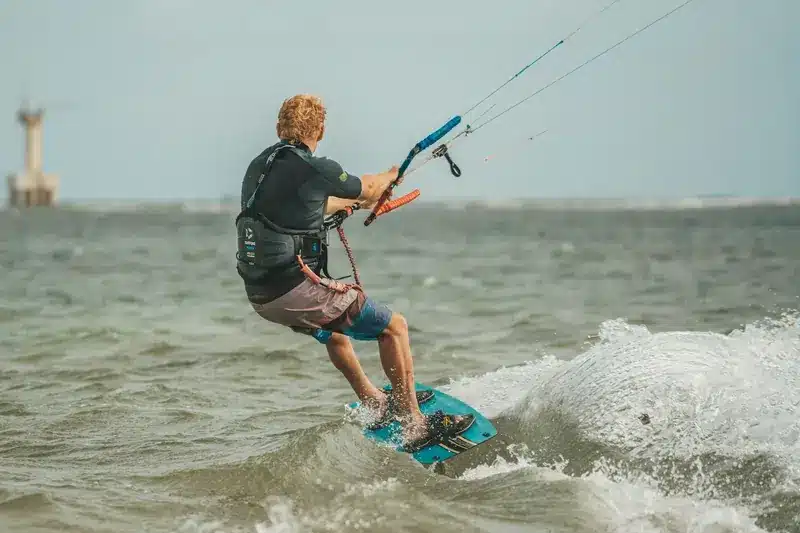 Come scegliere la tavola da kitesurf perfetta | Point Break School