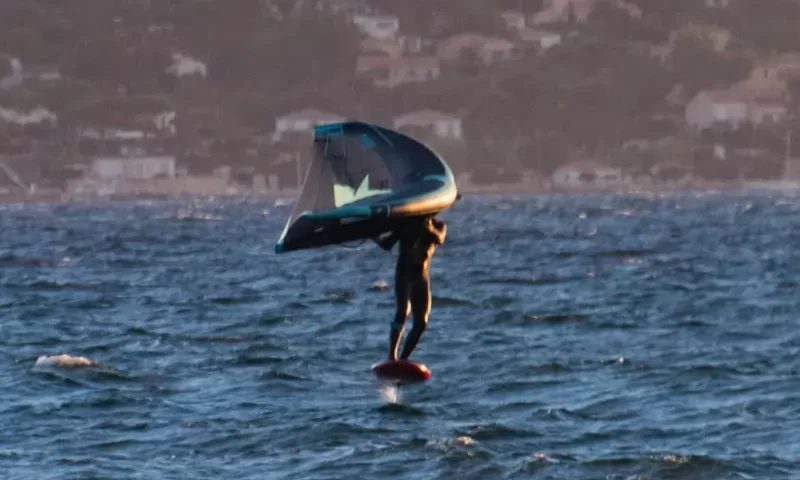 Storia del Wing Foil: Come È Nato Questo Nuovo Sport Acquatico | Point Break School