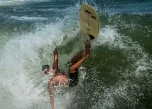 Come affrontare al meglio un wipeout nel surf | Point Break Surf