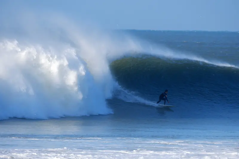 Surf Che Passione: Scopri i Diversi Tipi di Onde Marine e Come Cavalcarle | Point Break School