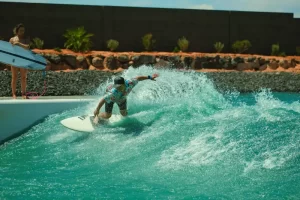 Wave pool in Italia: possiamo vantare simili strutture? Parliamone | Point Break School